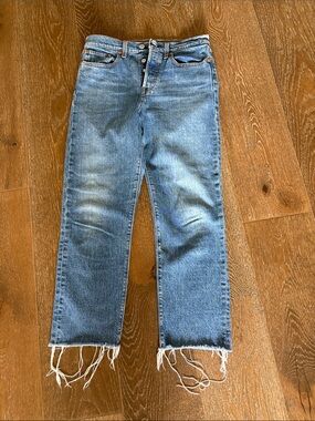Levi's Premium Wedgie Straight Cropped Jeans Frayed Raw Hem Blue 28